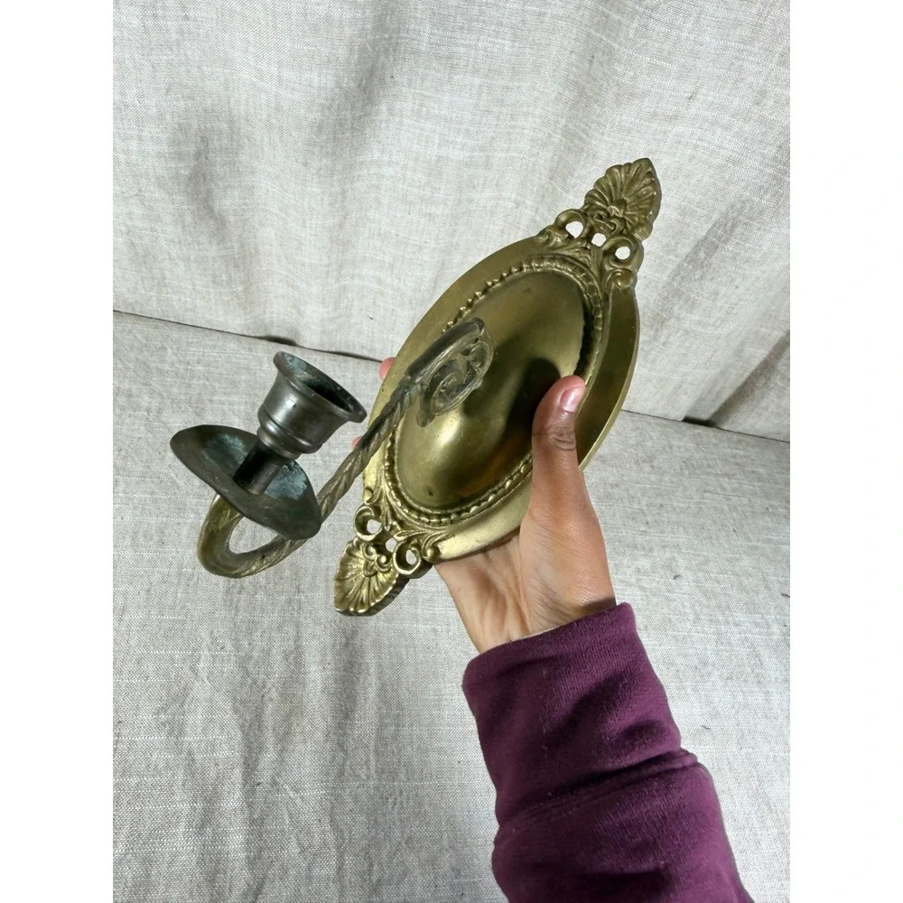 Wall Sconce Good Vintage Ornate Brass Oval Shell Scroll Taper Candle Holder
